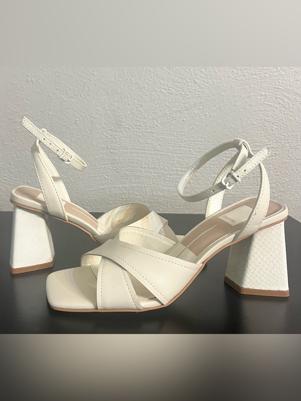 NWOT Dolce Vita Women's Cream Strappy Block Heel Sandals
